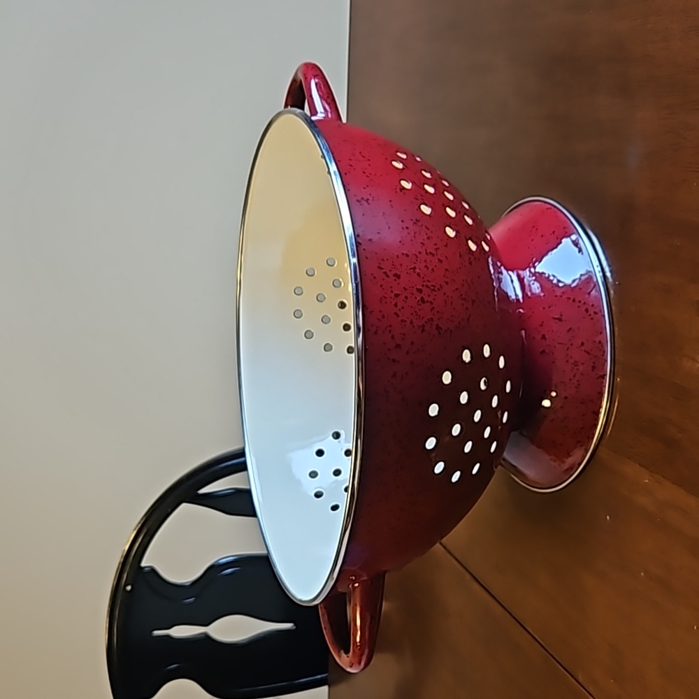 Paula Deen Signature Red Speckled 5 Qt Strainer/ Colander.